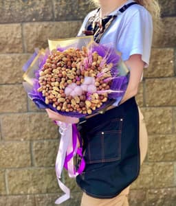 Букет из орехов "Лавандовое облако"