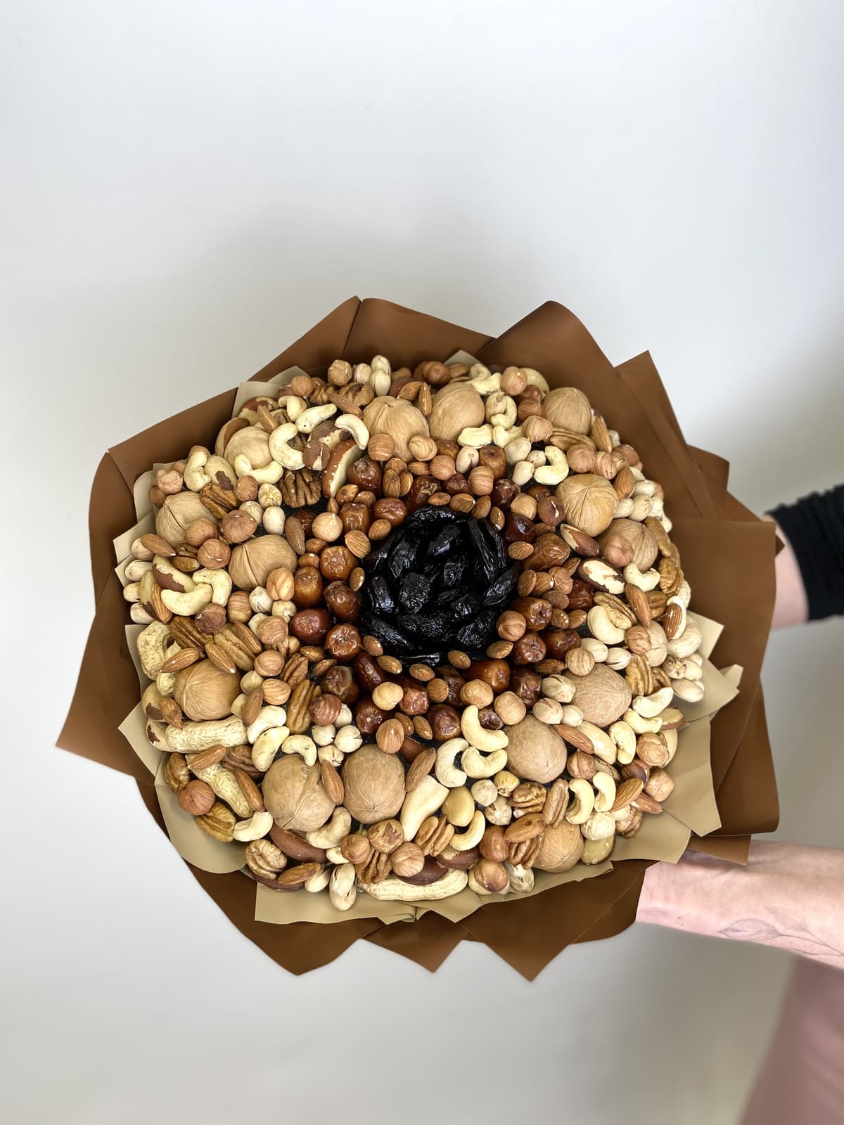 Букет из орехов "Романтичный Ореховый"