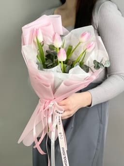 Букет из розовых тюльпанов "Поцелуй весны" (5)