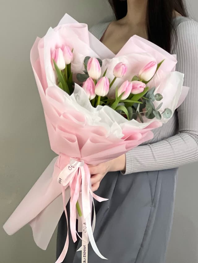 Букет из розовых тюльпанов "Поцелуй весны" (9) Букет из розовых тюльпанов "Поцелуй весны" (9)