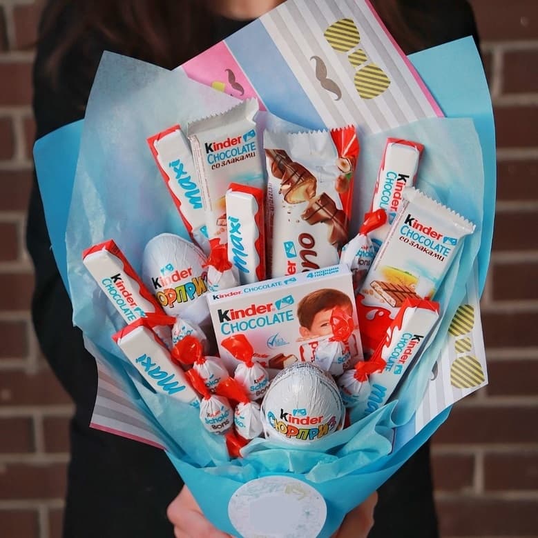 Букет из сладостей «Киндер мини для мальчика»