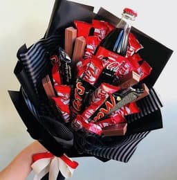 Букет из сладостей «КитКат и Марс»