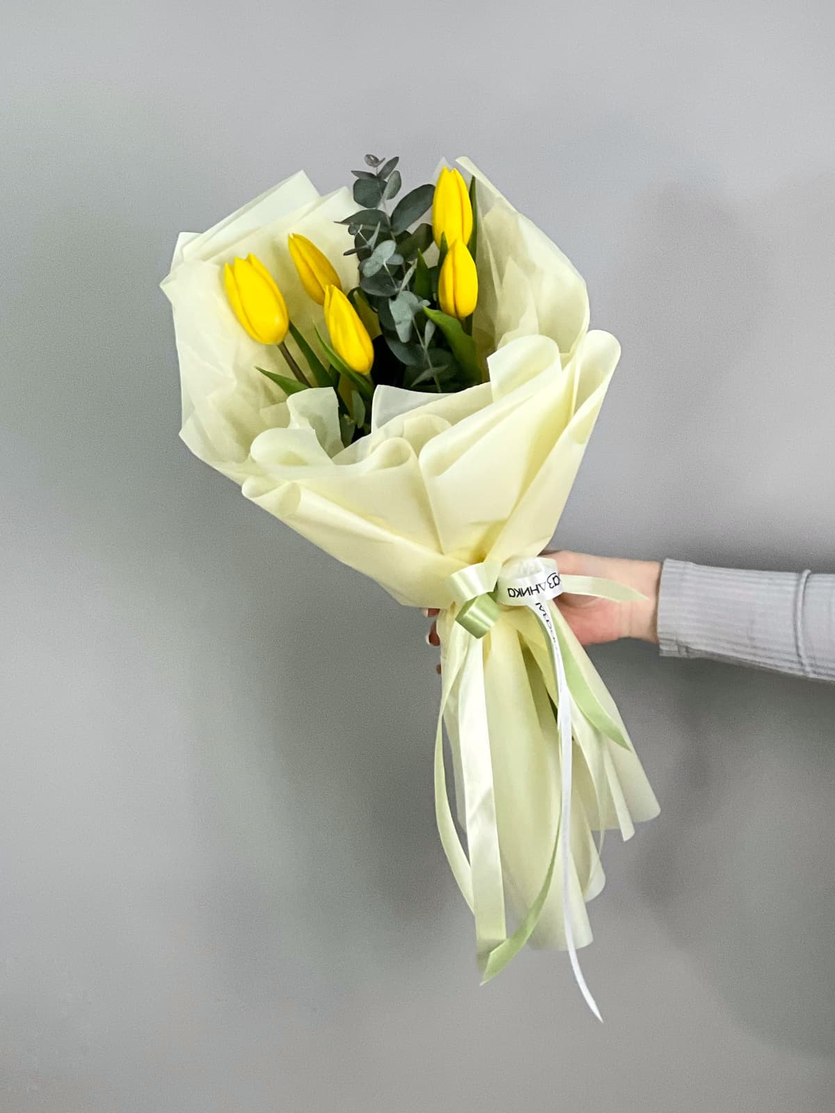 Букет из желтых тюльпанов "Поцелуй весны" (5)