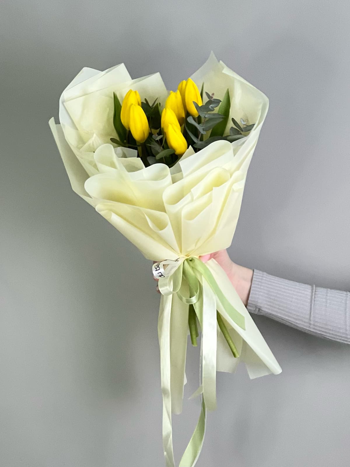 Букет из желтых тюльпанов "Поцелуй весны" (7)