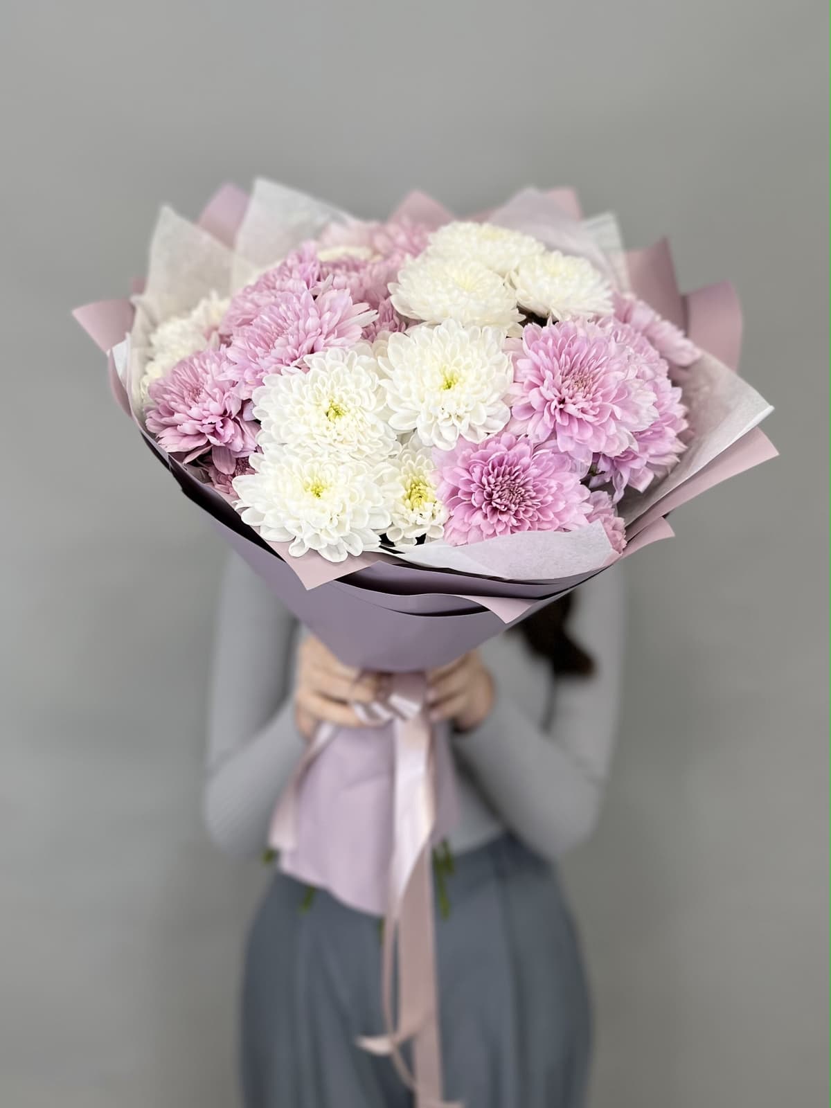 Красочный букет хризантем "Аделин"