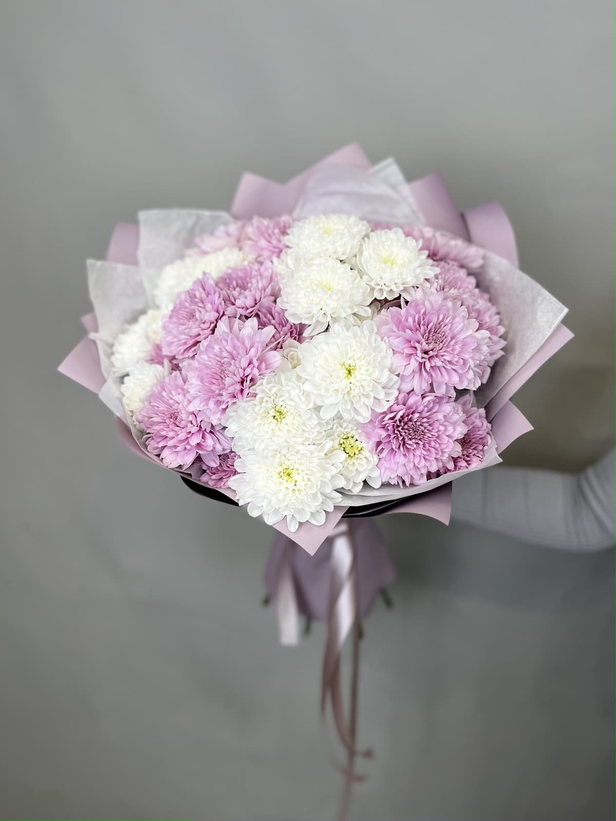 Красочный букет хризантем "Аделин"