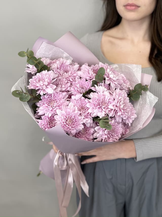 Дизайнерский букет хризантем "Лавандовый" Дизайнерский букет хризантем "Лавандовый"