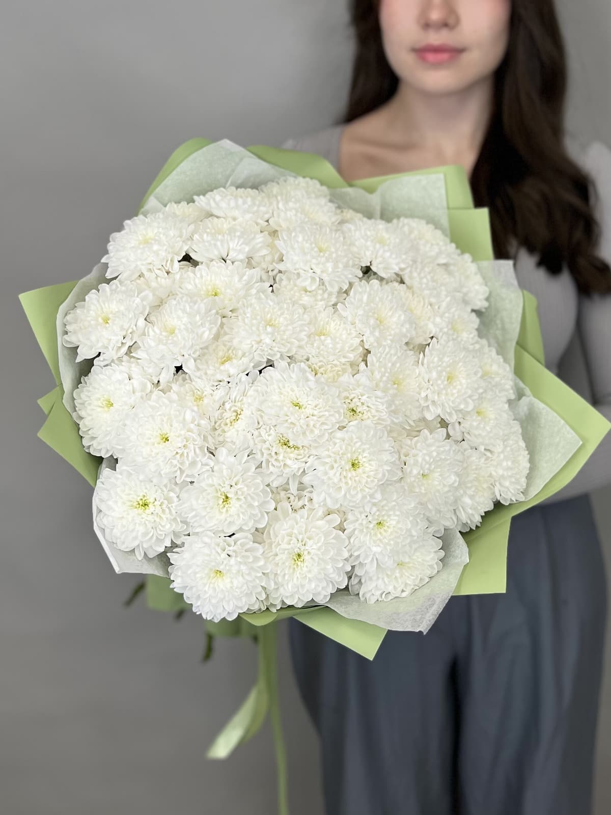 Весенний букет хризантем "Оазис"