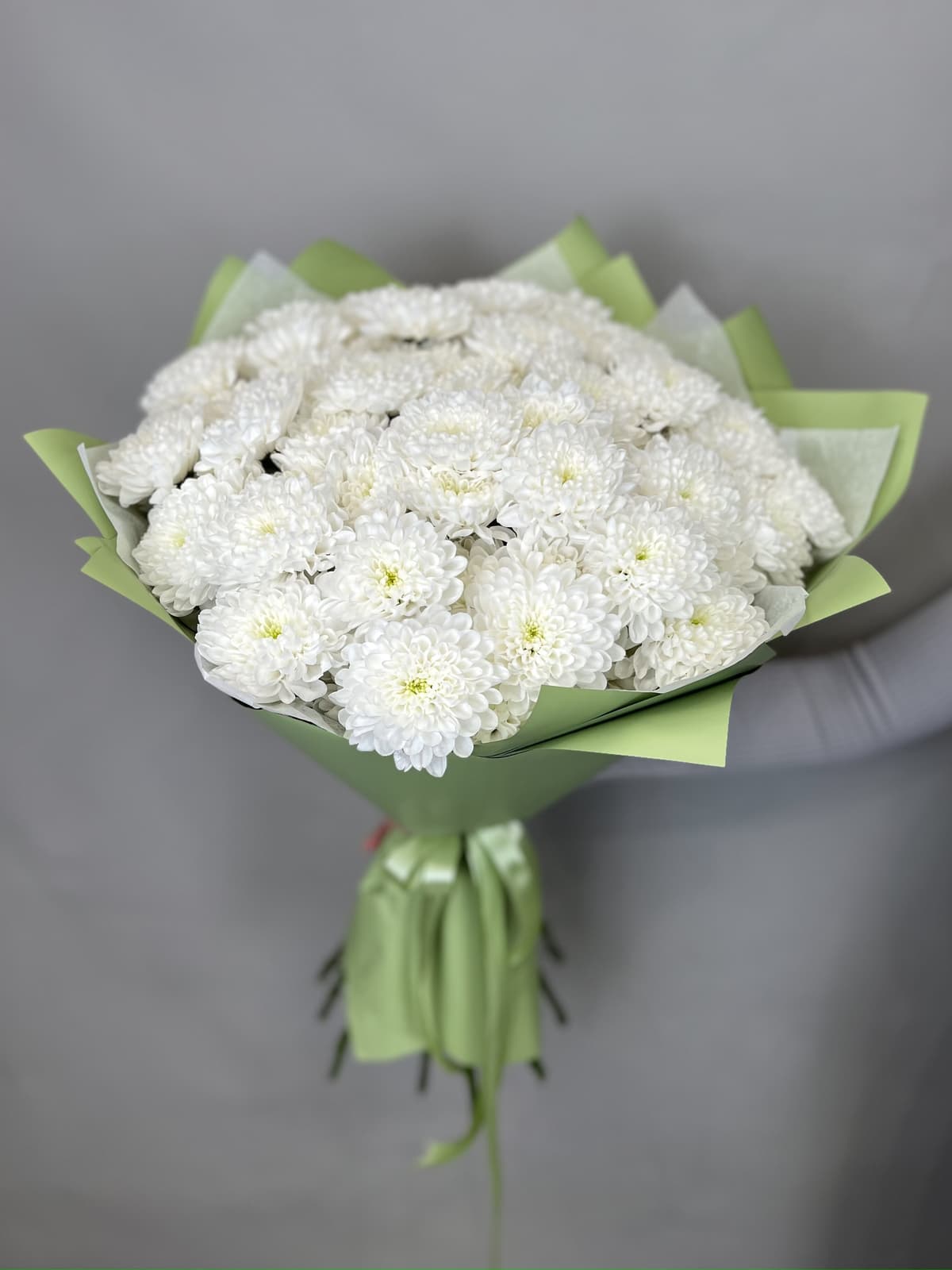 Весенний букет хризантем "Оазис"