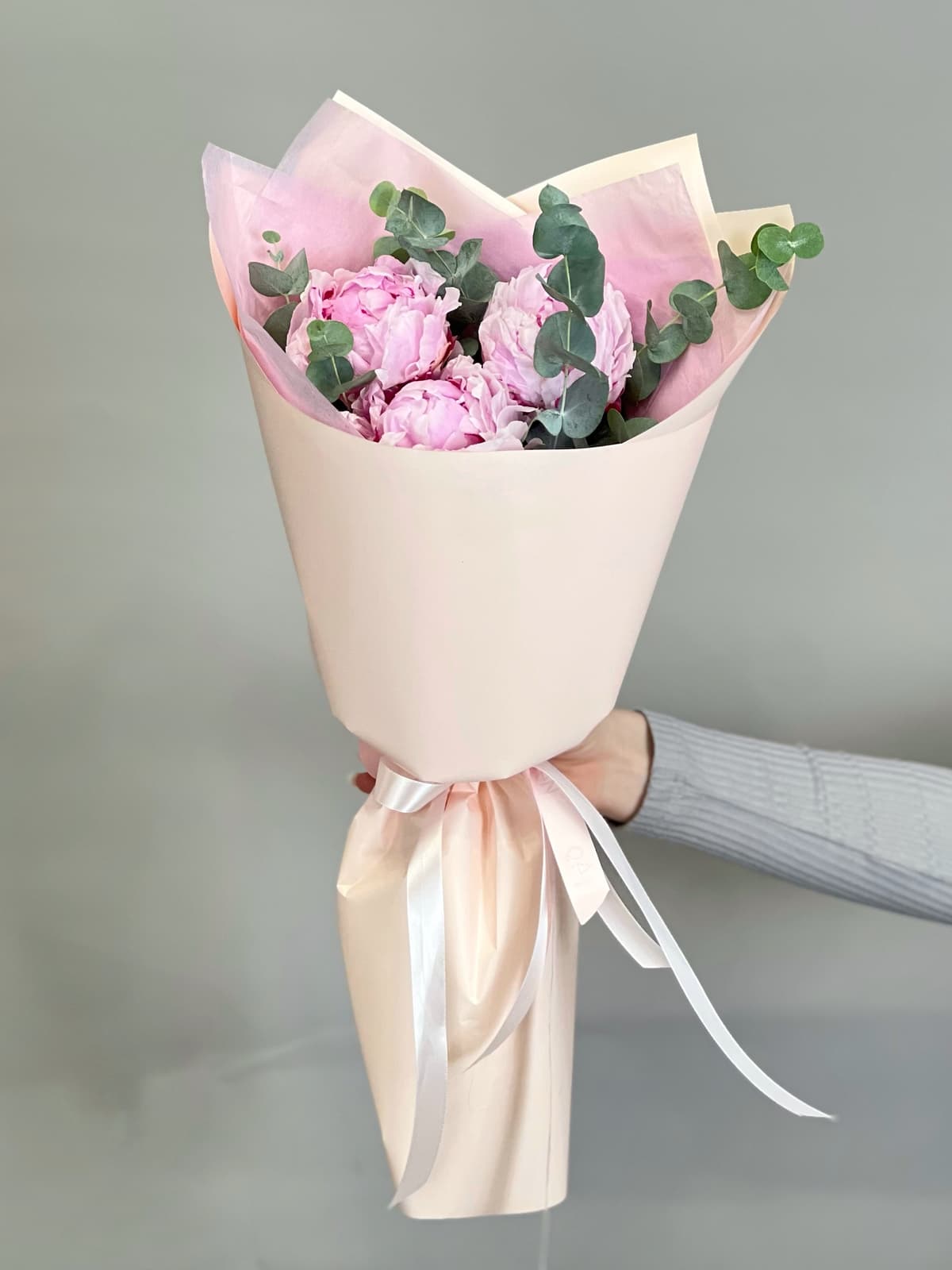 Букет-комплимент из пионов "Сара"(3)