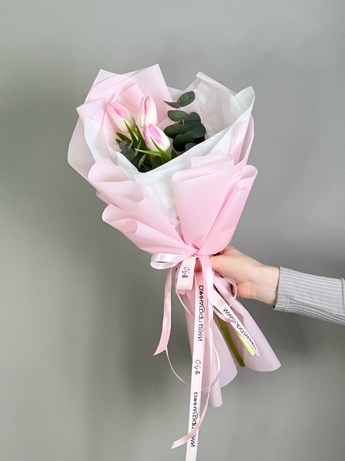 Букет - комплимент "Поцелуй весны" розовый