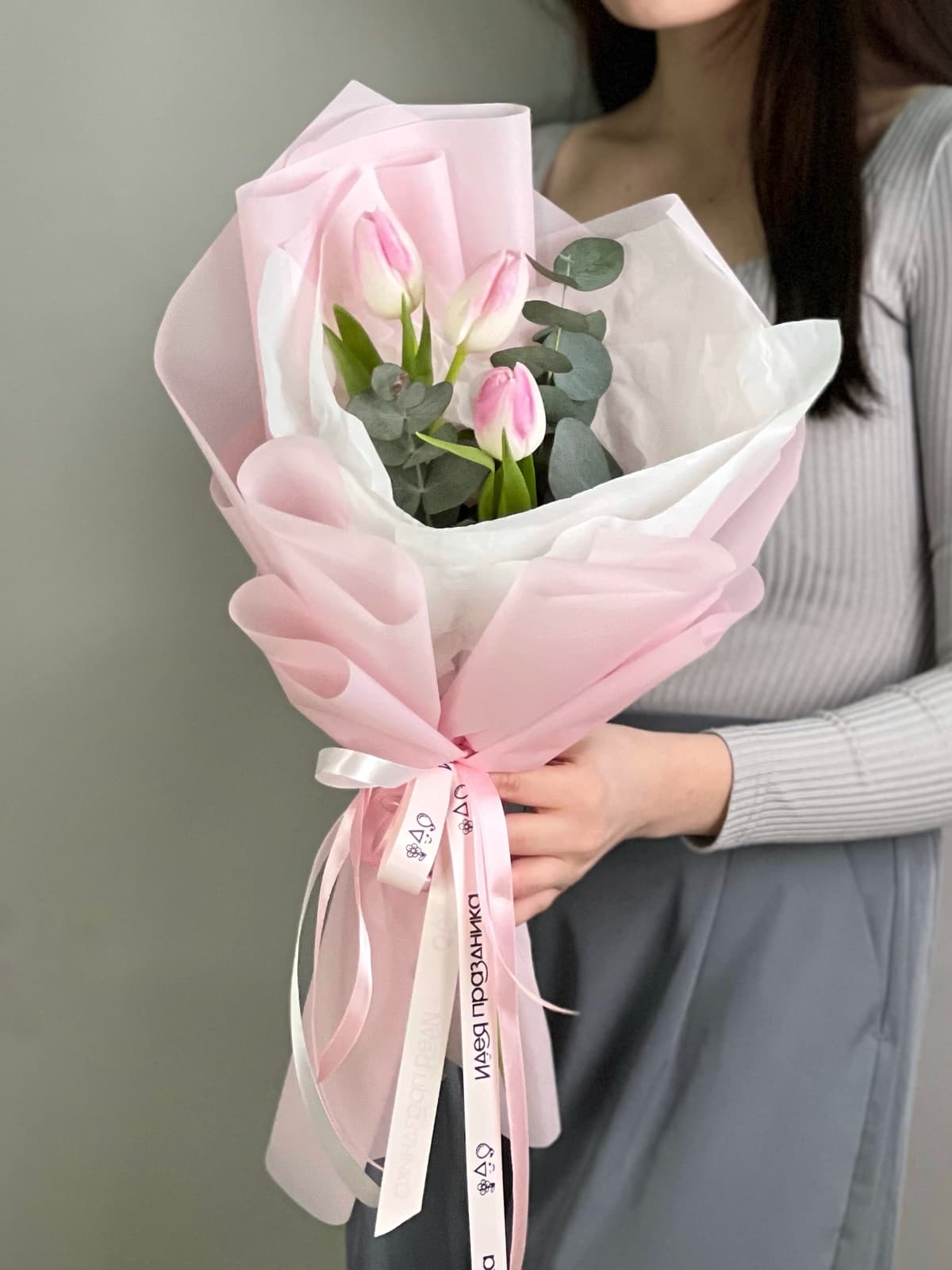 Букет - комплимент "Поцелуй весны" розовый