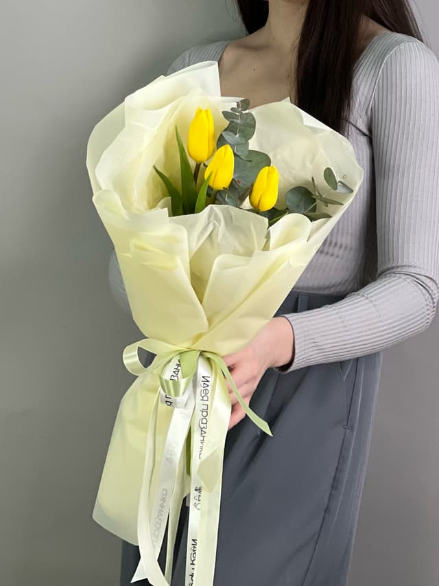 Букет - комплимент "Поцелуй весны" желтый Букет - комплимент "Поцелуй весны" желтый