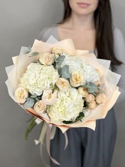 Красивый букет "Персиковый нюд"