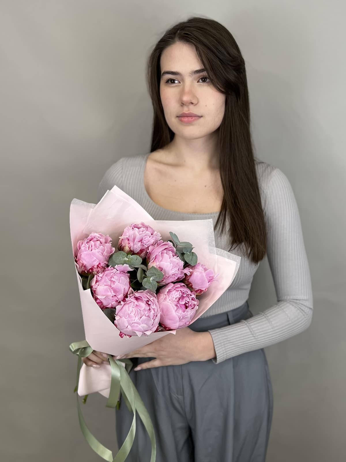 Красочный букет пионов "Сара "(7)