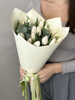 Букет "Привет весна" белый Бикбая
