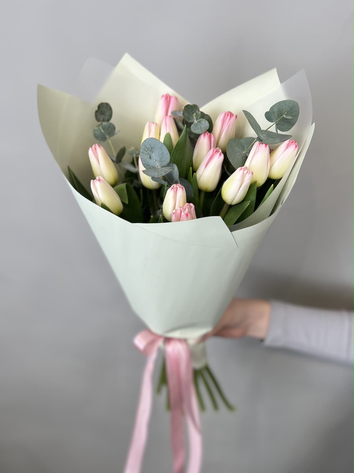 Свежий букет "Привет весна" нежно розовый