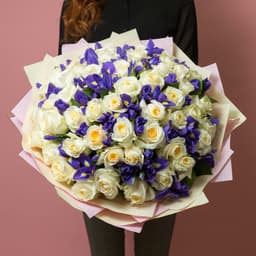 Букет Roses and Irises