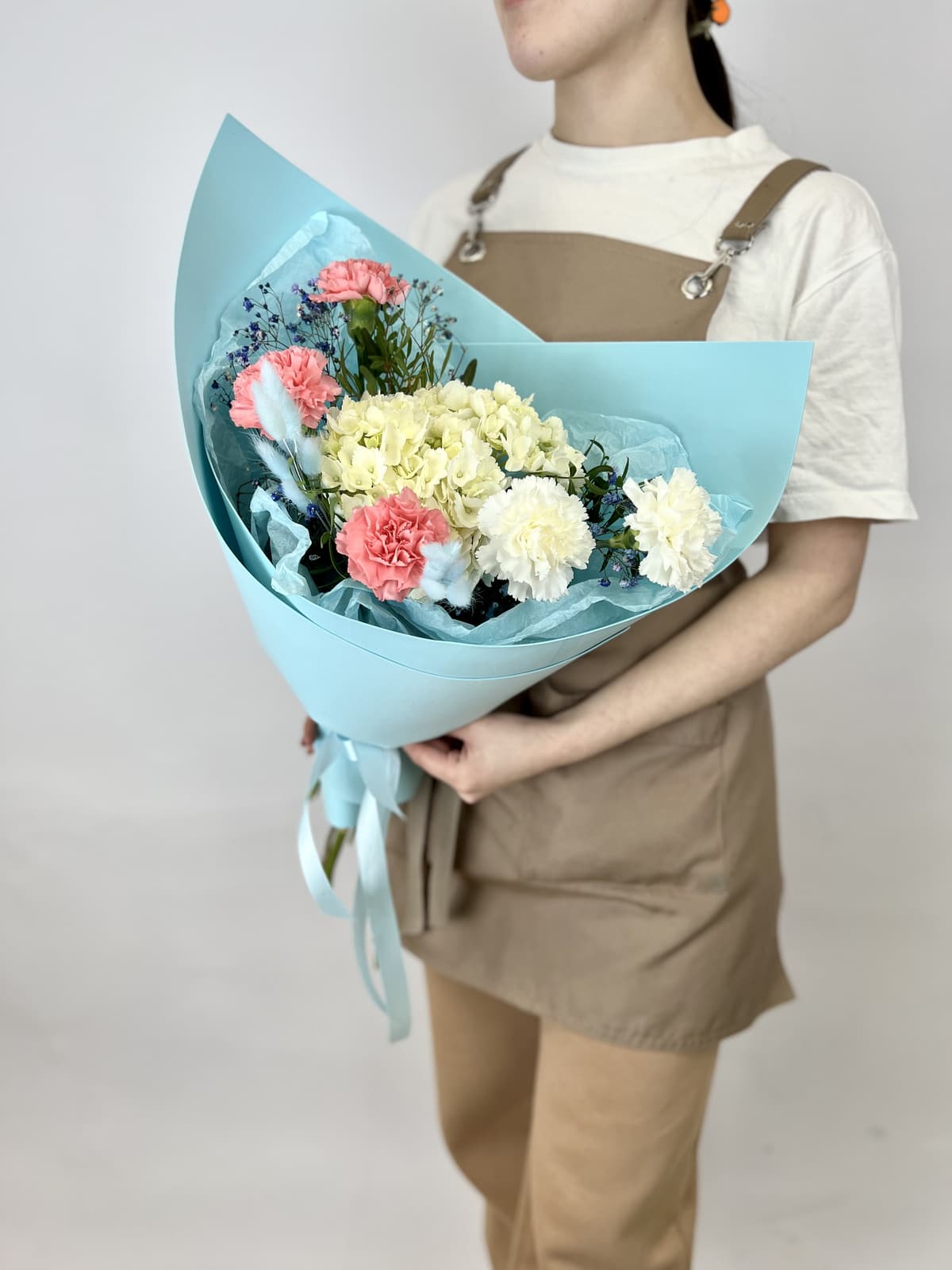 Букет с Гортензией и Диантусами