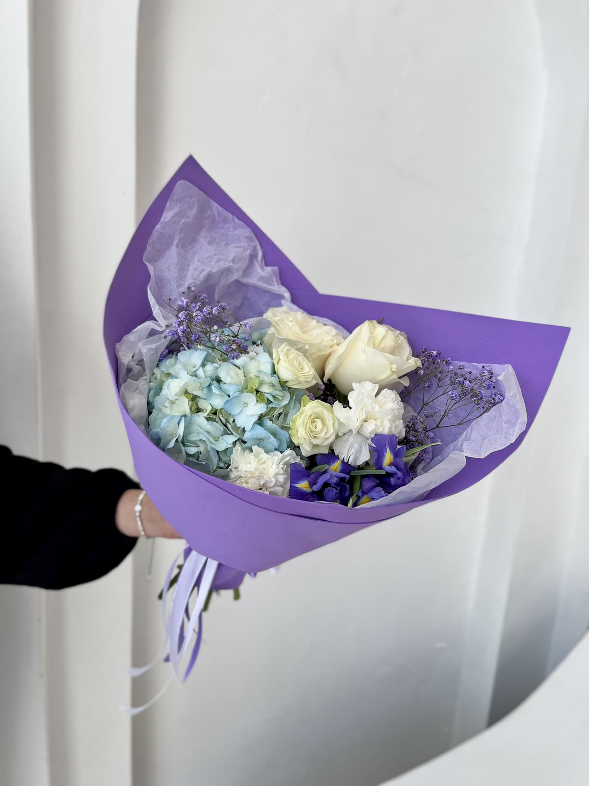 Букет с Гортензией и Ирисами