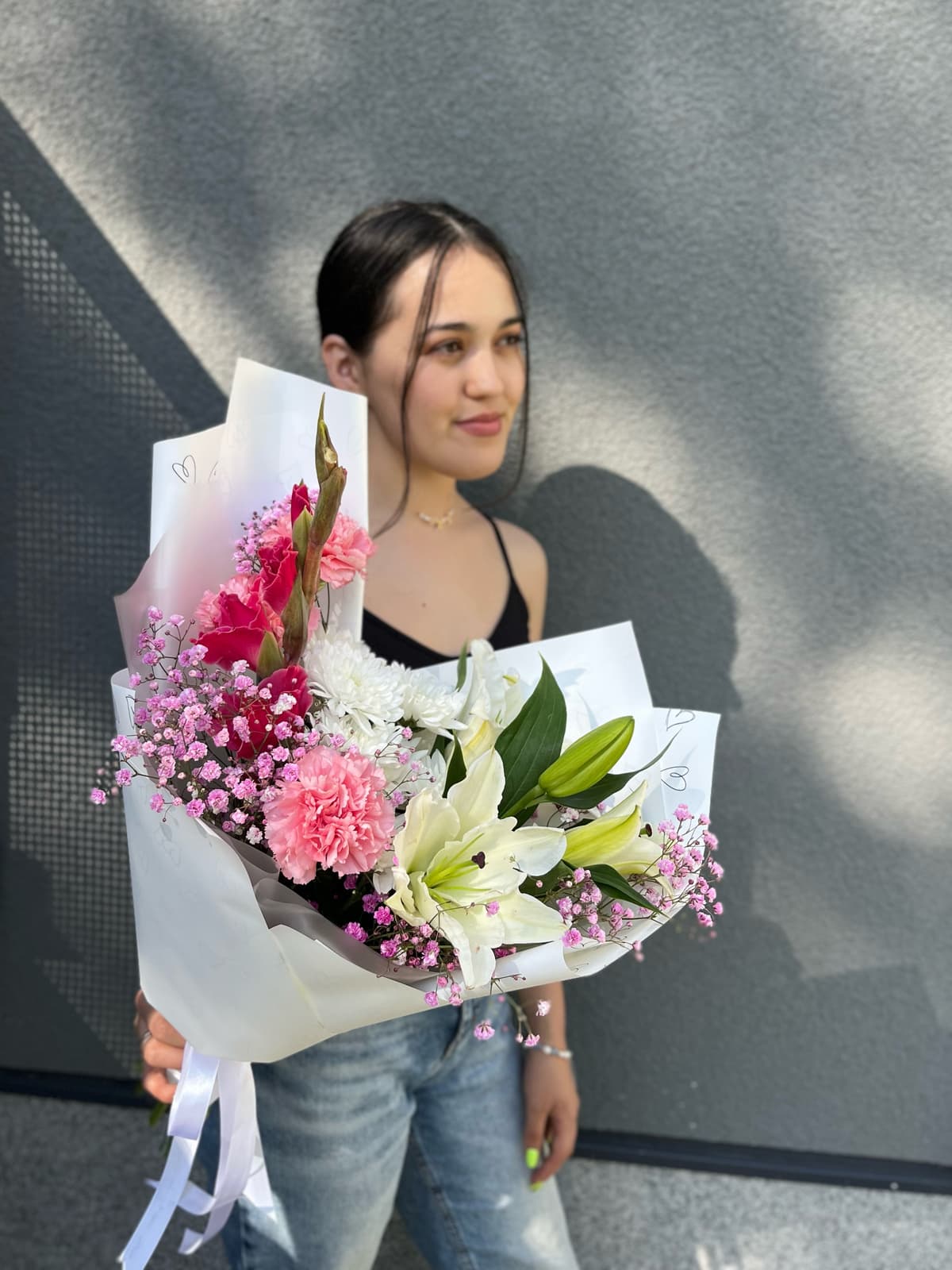 Букет с Лилией и Гипсофилой