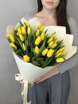 Букет из 35 желтых тюльпанов "Gold" M