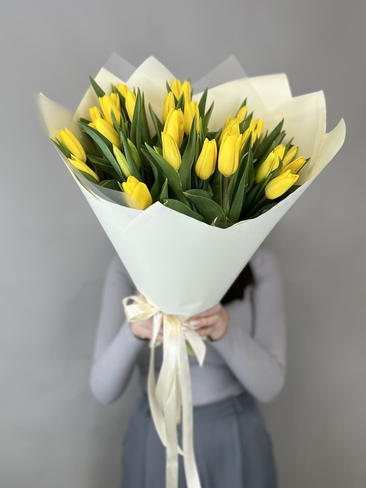Букет из 35 желтых тюльпанов "Gold" M