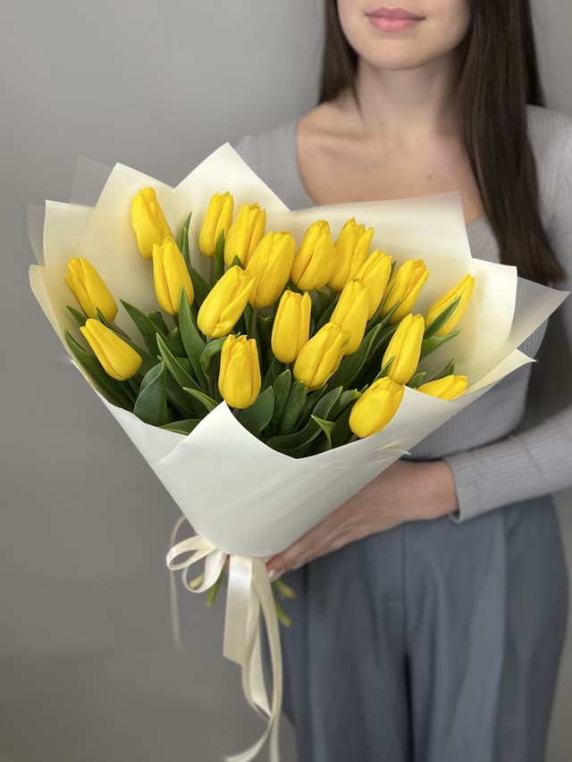 Букет из 21 желтого тюльпана "Золото" (21) Букет из 21 желтого тюльпана "Золото" (21)
