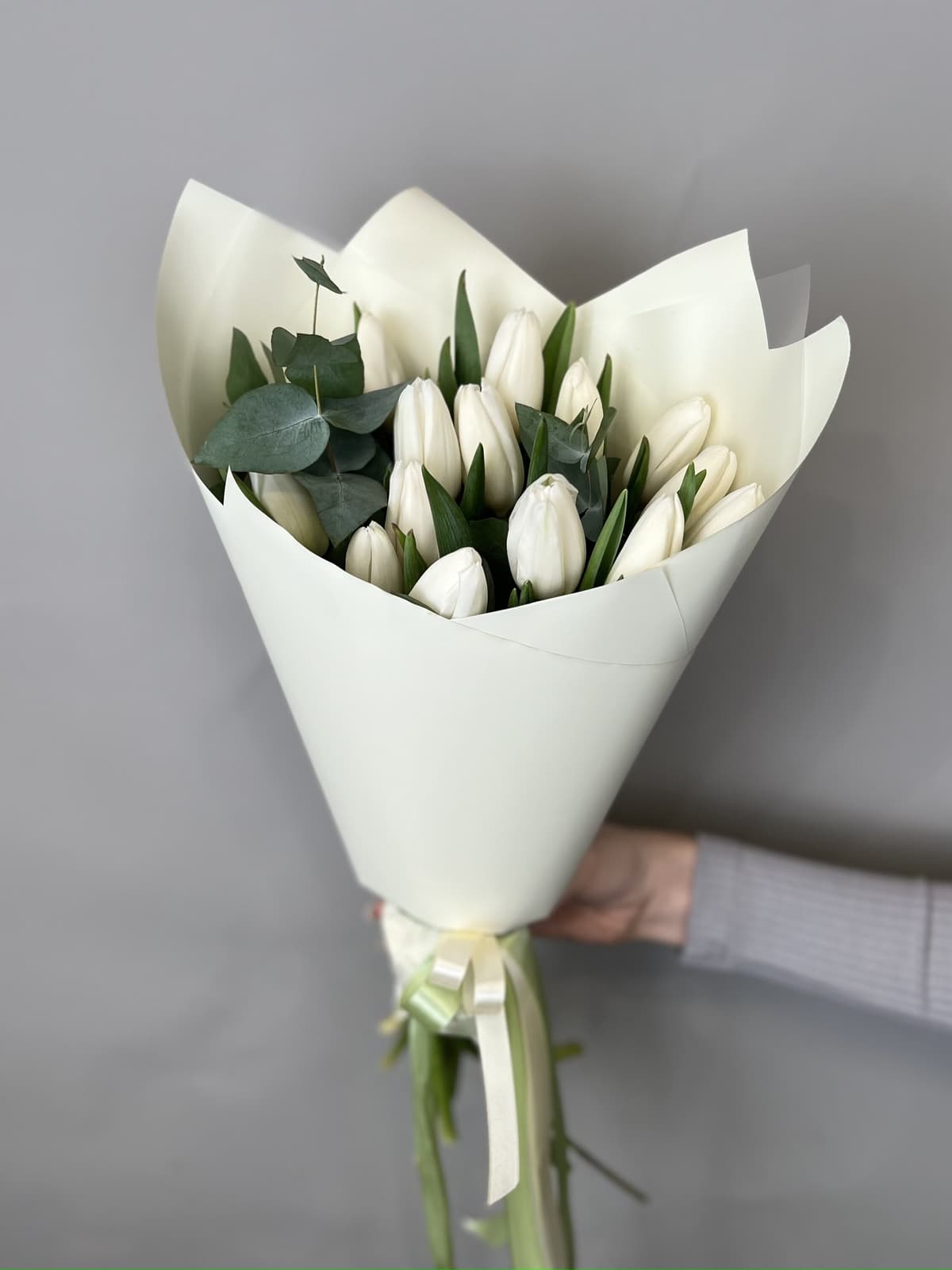 Красивый букет тюльпанов "Снежный" (15)
