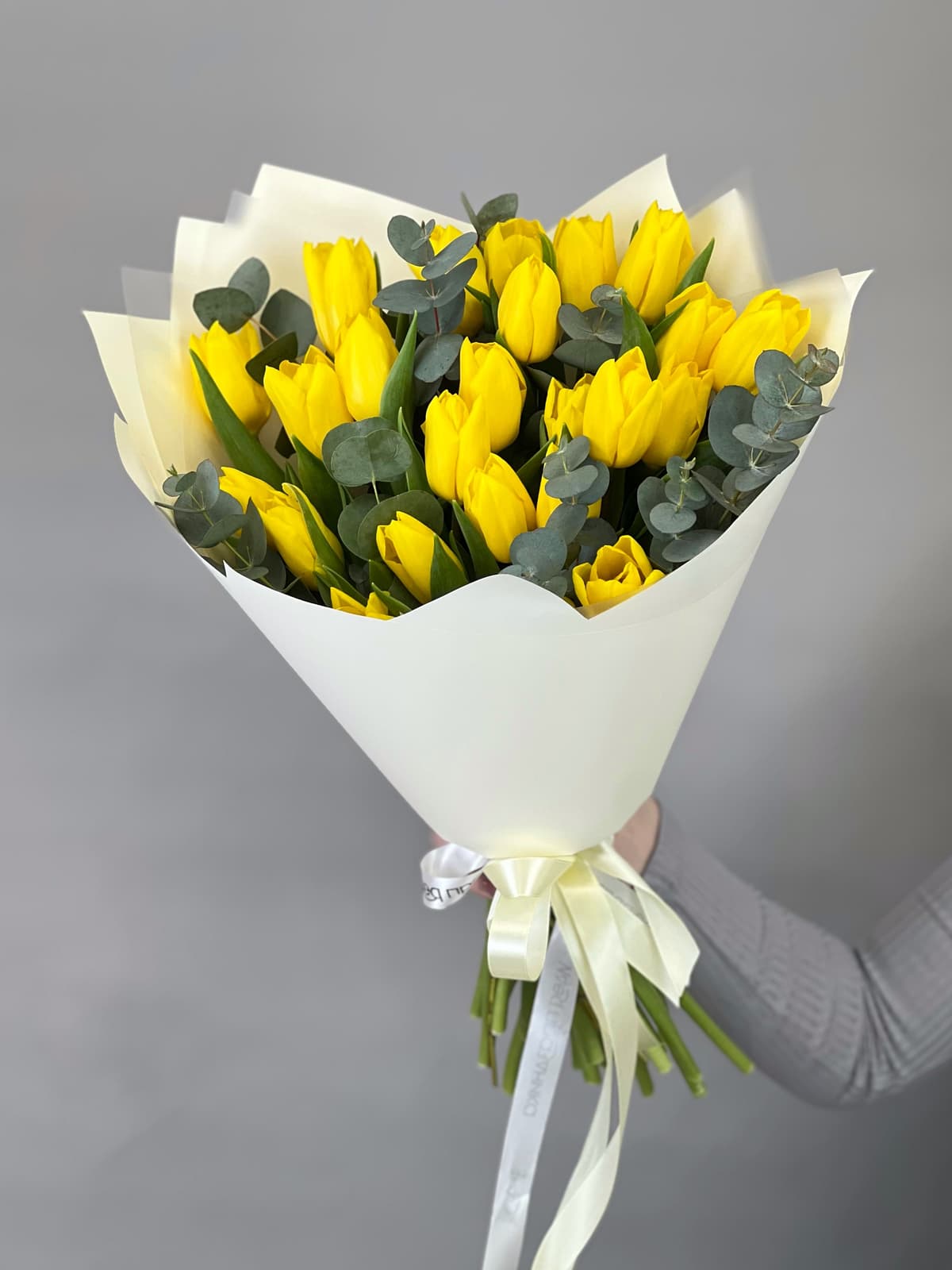 Прекрасный букет тюльпанов "Солнечный" (25)