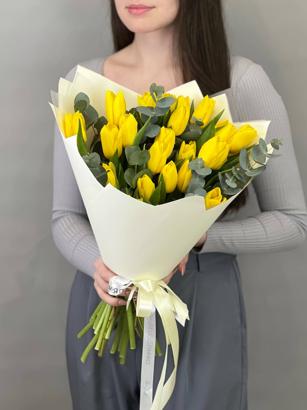 Прекрасный букет тюльпанов "Солнечный" (25)