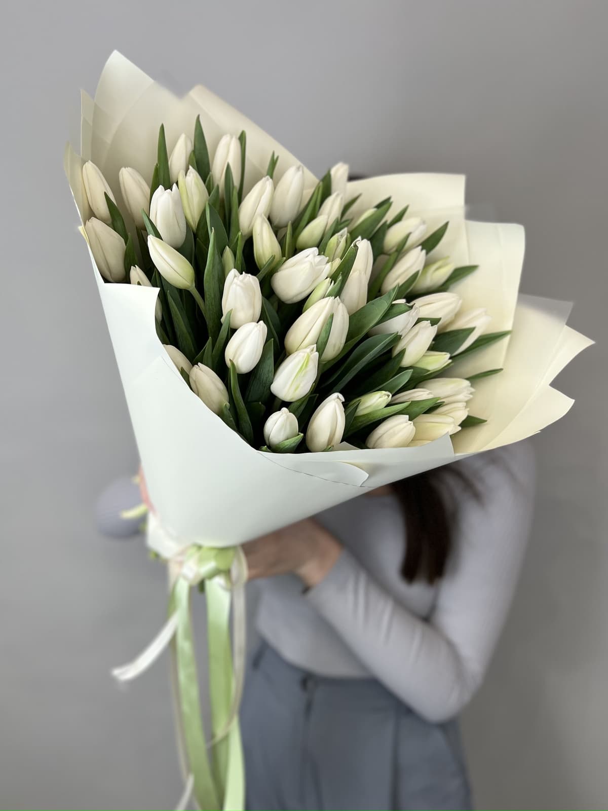 Весенний букет из 51 белого тюльпана "White" L