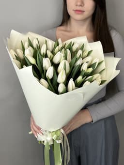 Весенний букет из 51 белого тюльпана "White" L