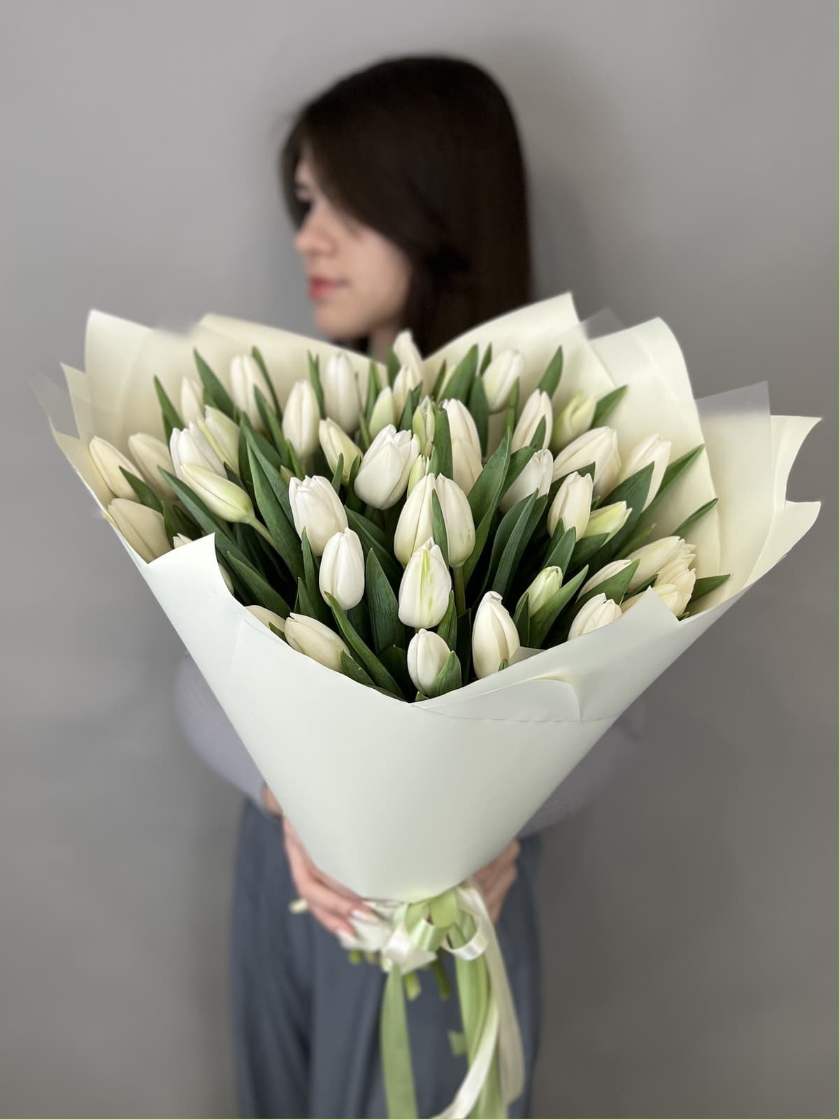 Весенний букет из 51 белого тюльпана "White" L