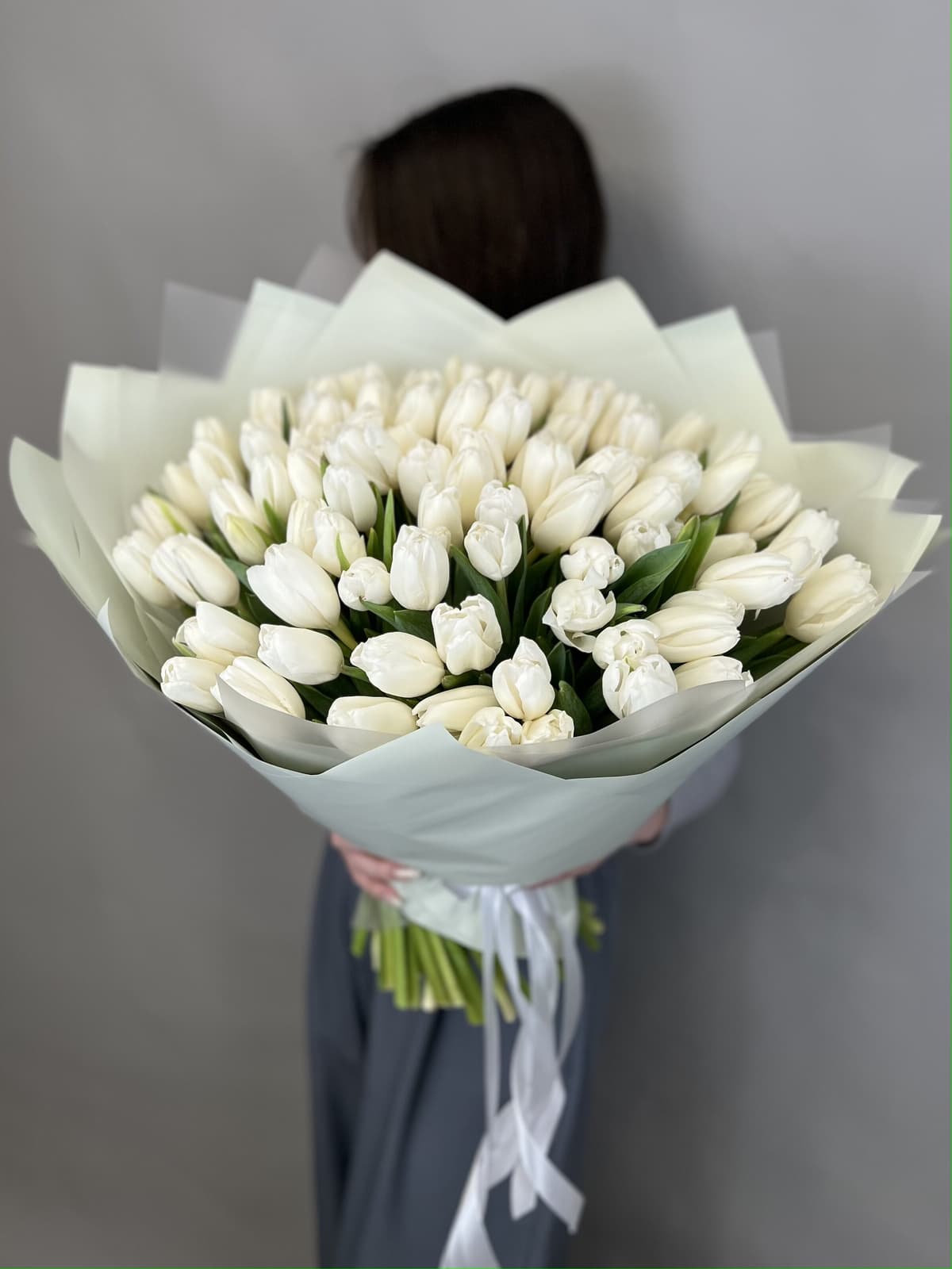 Роскошный букет из 101 белого тюльпана "Белоснежный"