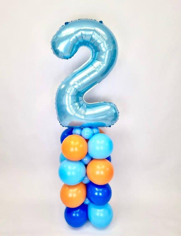 Цифра на подставке из шаров с воздухом «Стандарт 2»