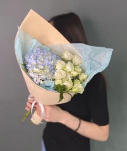 Дуо букет из Кустовых роз и Гортензии
