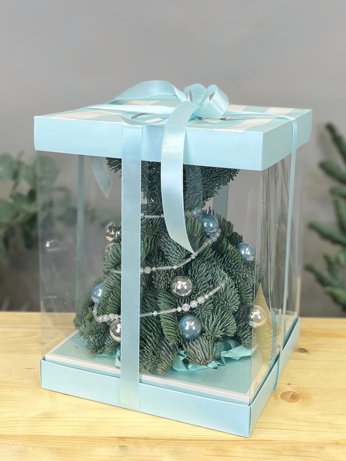Елка в подарочной упаковке "Голубая" M