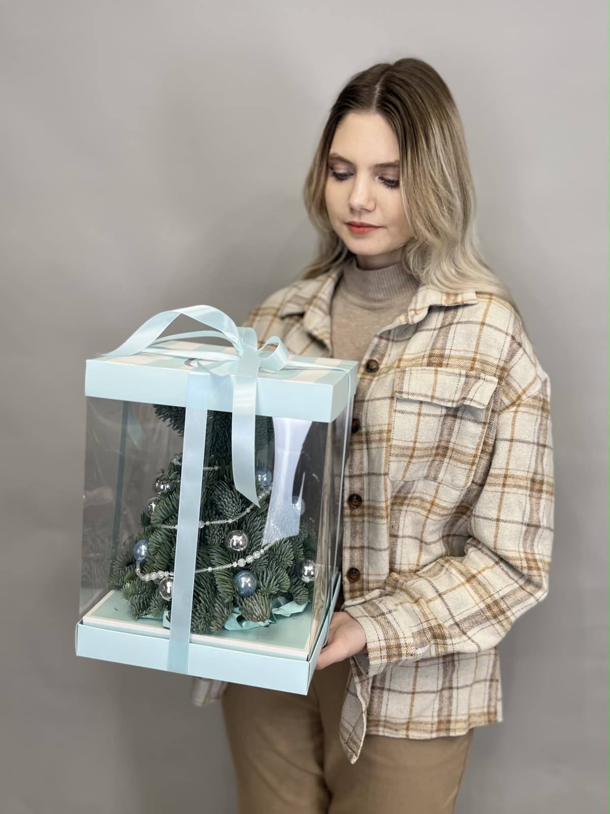 Елка в подарочной упаковке "Голубая" M