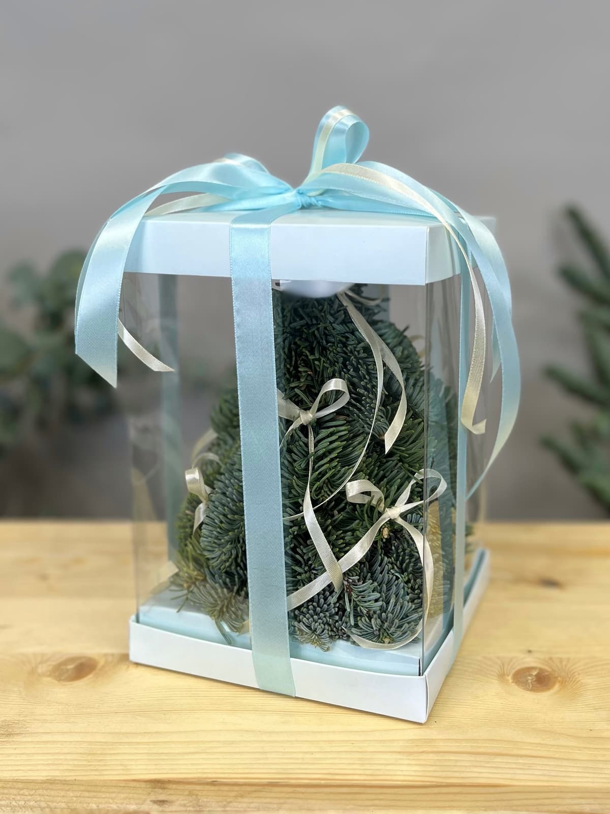 Елка в подарочной упаковке "Голубая" S