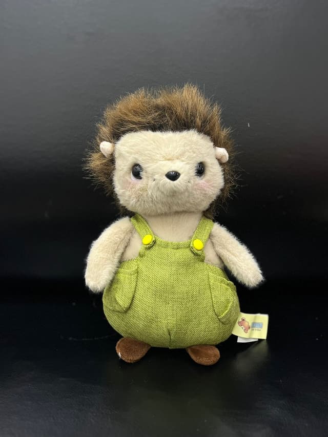 Ежик в зеленом комбинезоне 24 см Ежик в зеленом комбинезоне 24 см