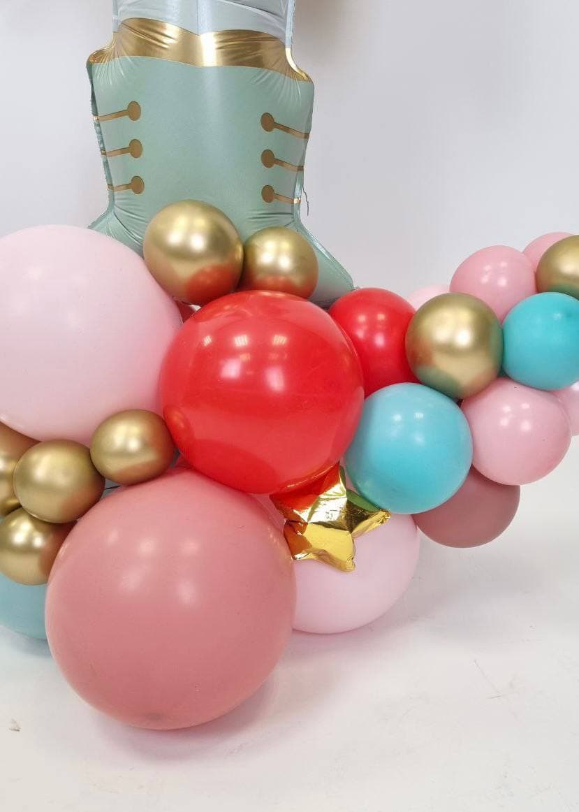 Фигура на стойке с воздухом «Щелкунчик»