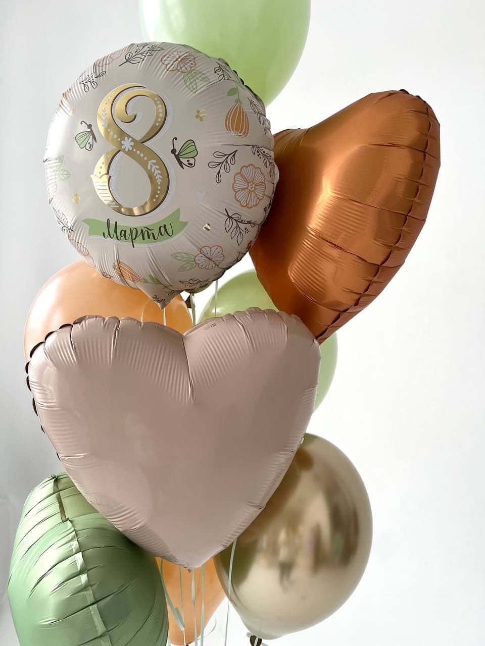 Фонтан из шаров «8 Марта Беж»