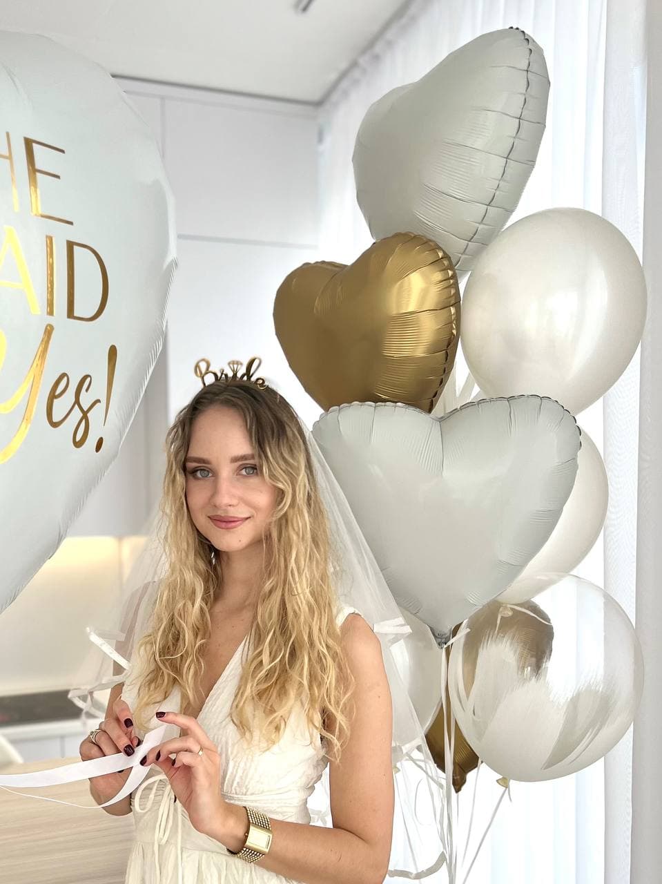 Фонтан из шаров «Девичник в белом»