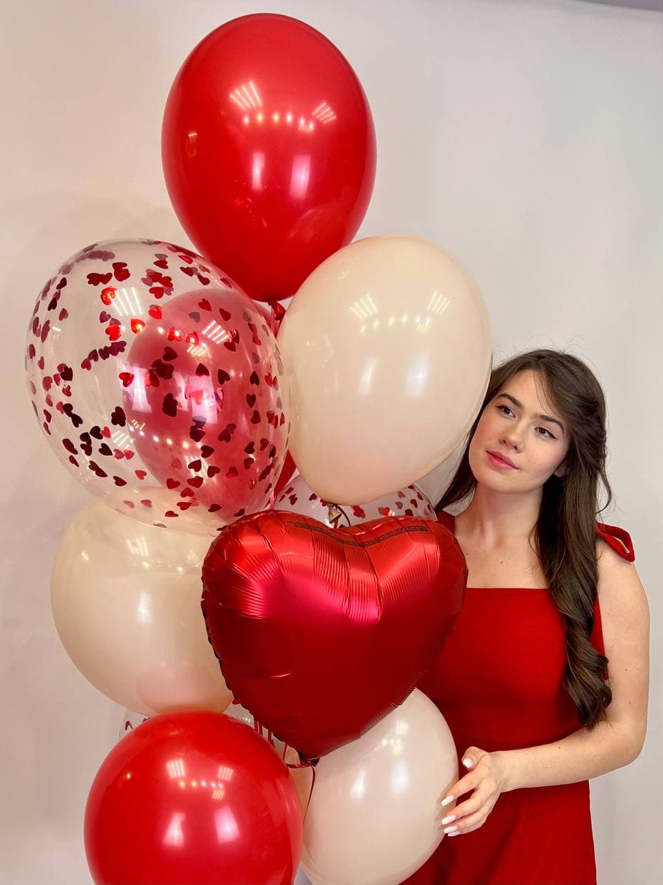 Фонтан из шаров «Красные сердечки»