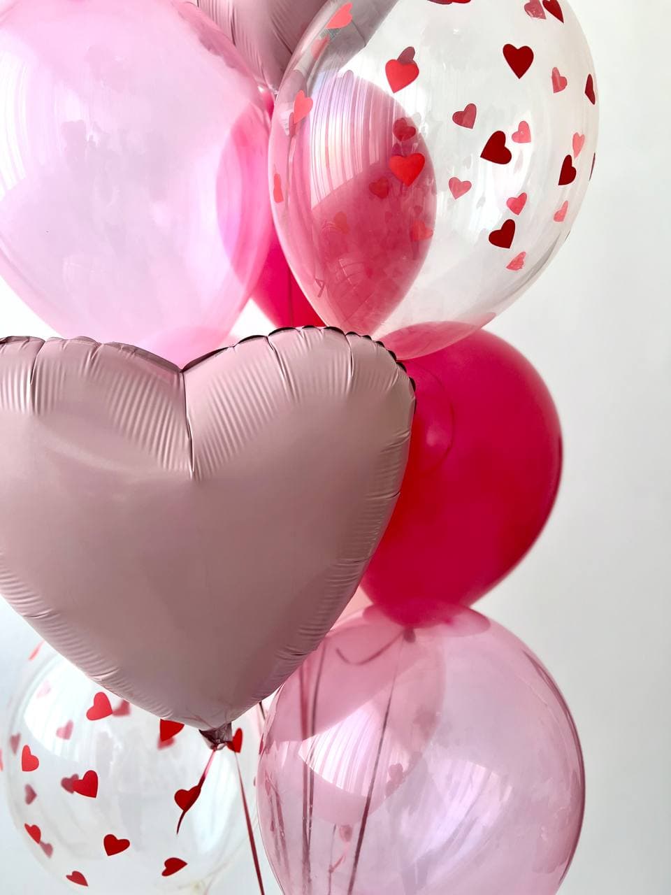 Фонтан из шаров «малиновое сердце»