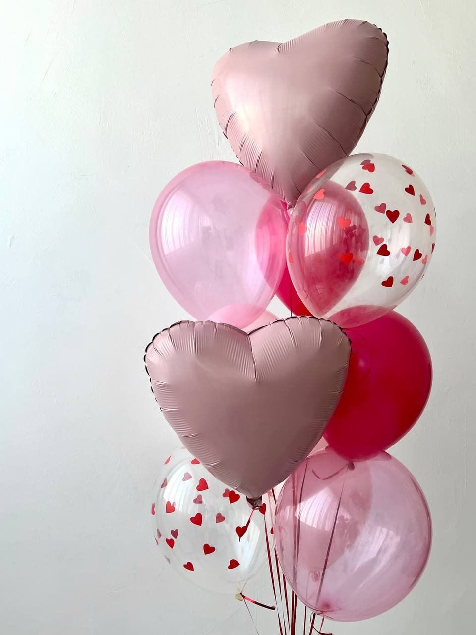 Фонтан из шаров «малиновое сердце»