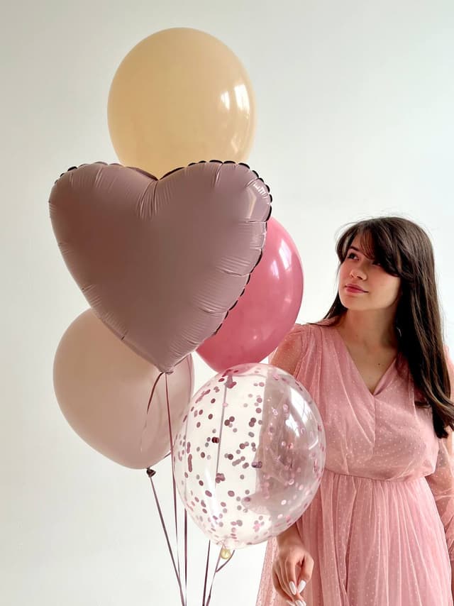 Фонтан из шаров «Роза» Фонтан из шаров «Роза»