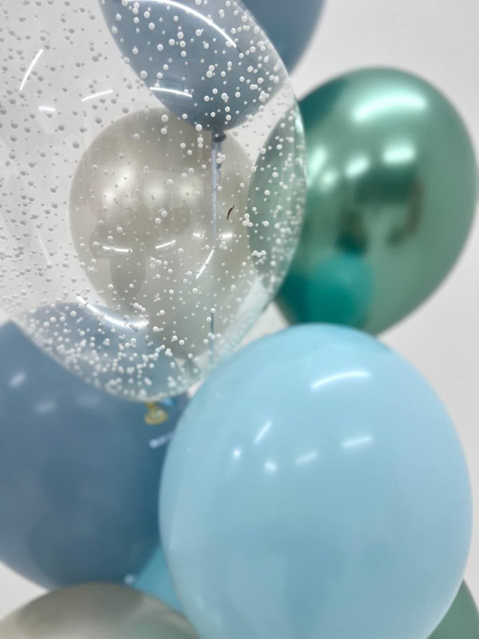 Фонтан из шаров «Снежный»