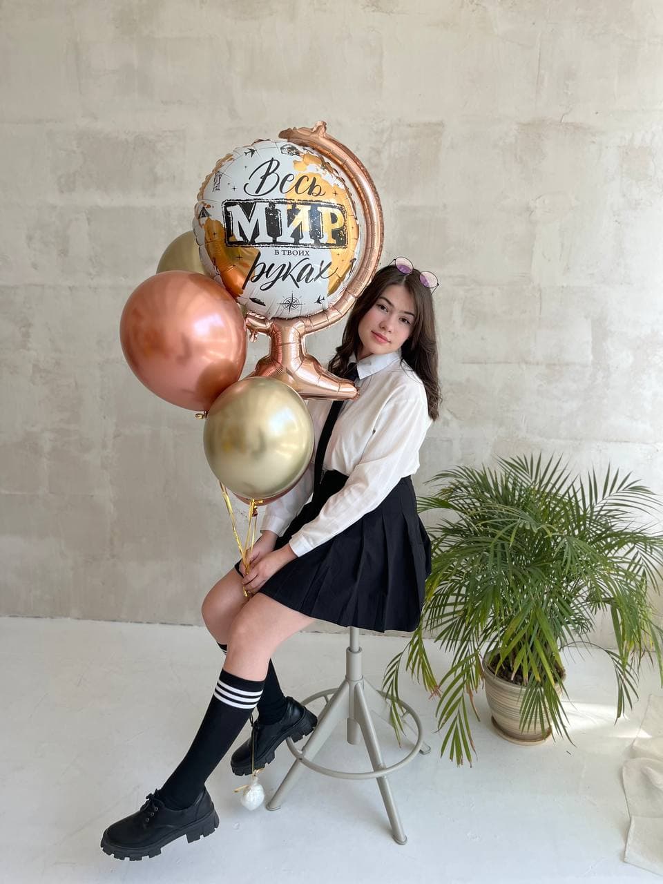 Фонтан из шаров «Весь мир в твоих руках»